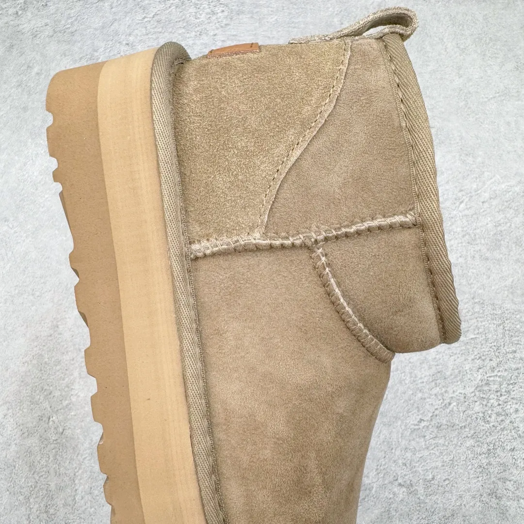 Pick up locally 💰520 UGG 5092 Classic autumn and winter sheepskin and fur integrated snow boots. All shoes are made of ZP. Longfeng A-grade Australian imported sheepskin and fur integrated brand OEM production line. Fully follow the ZP process. OEM original pattern maker. Adhering to the principle of no original shoe development and selection. Pay attention to every detail. The most authentic version on the market. TREADLITE "Light Wing" technology outsole. Light/durable/flexible/pile size: 35 36 37 38 39 40 41 42 Coding: by2936070